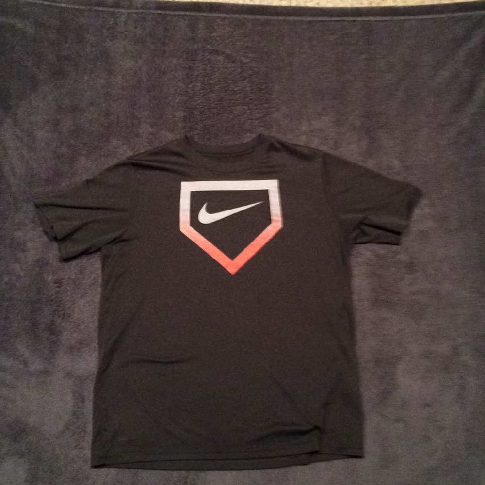 Grey Short sleeve Nike shirt